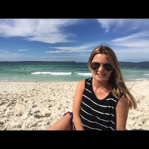 Meet your Posher, Hillary